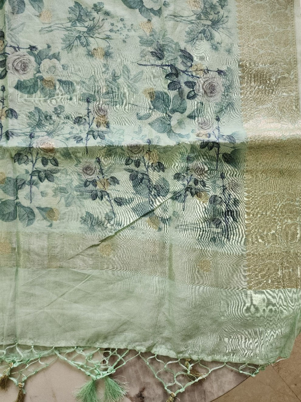 Light Green Zari Kurta Set In Silk With Digital Dupatta
