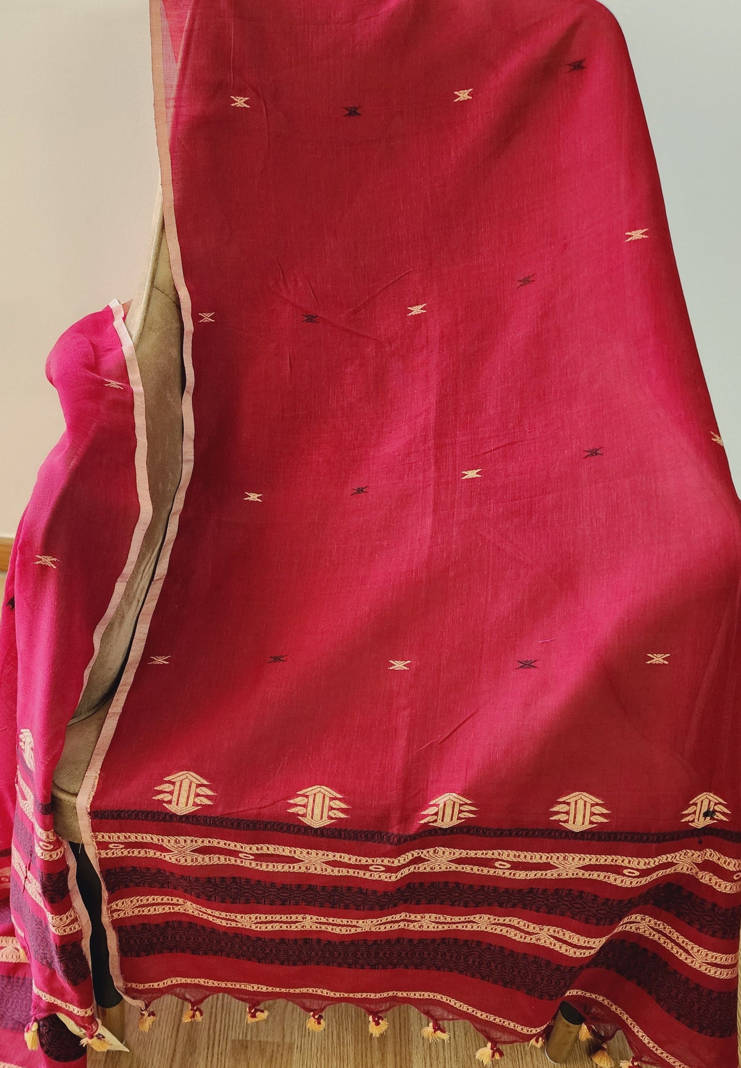Maroon Red Handwoven Handloom Cotton Dupatta With Tassels