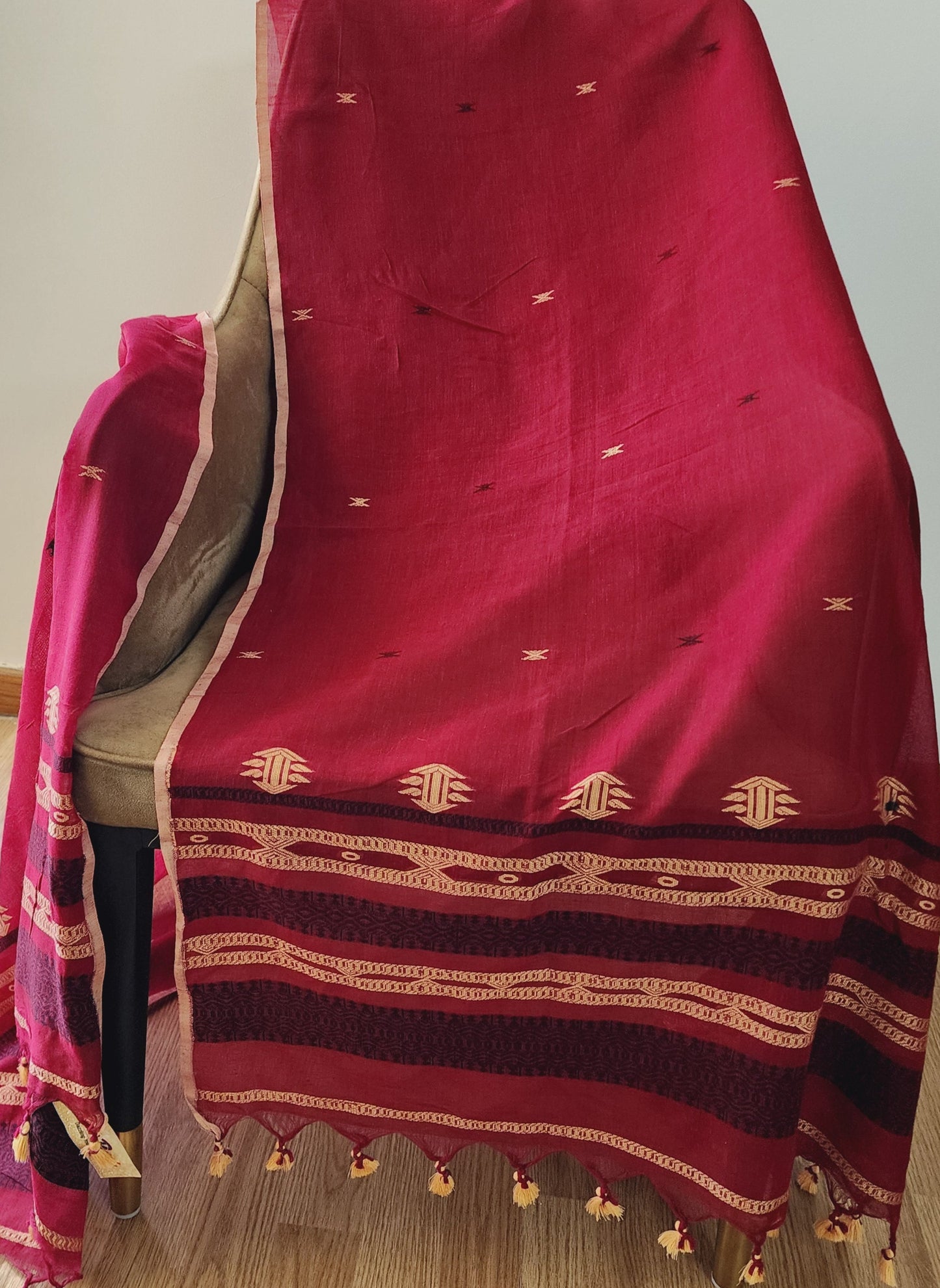 Maroon Red Handwoven Handloom Cotton Dupatta With Tassels