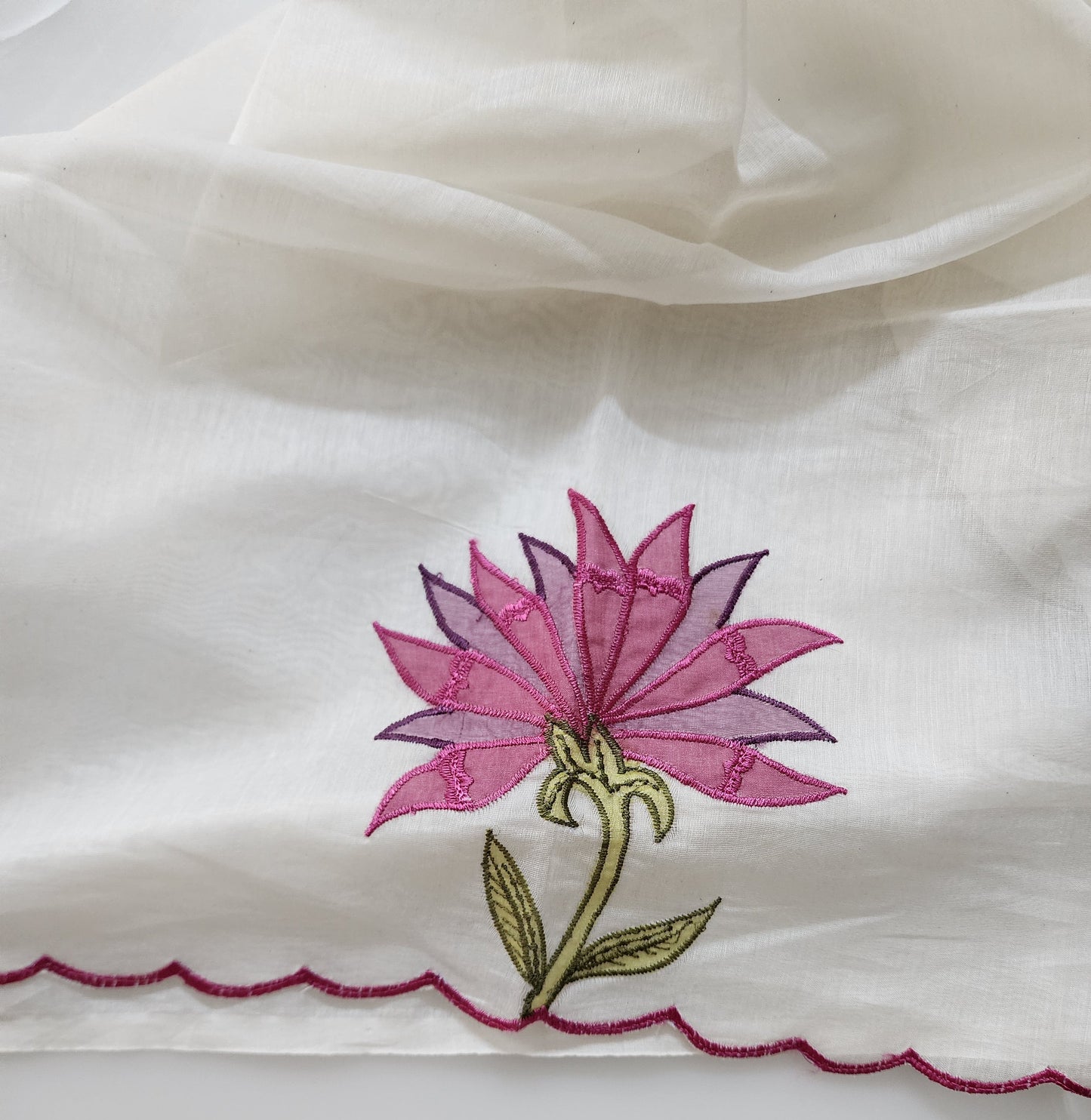 Off White Pure Mul Cotton Kurta Set with Dupatta Featuring Elegant Floral Applique Work