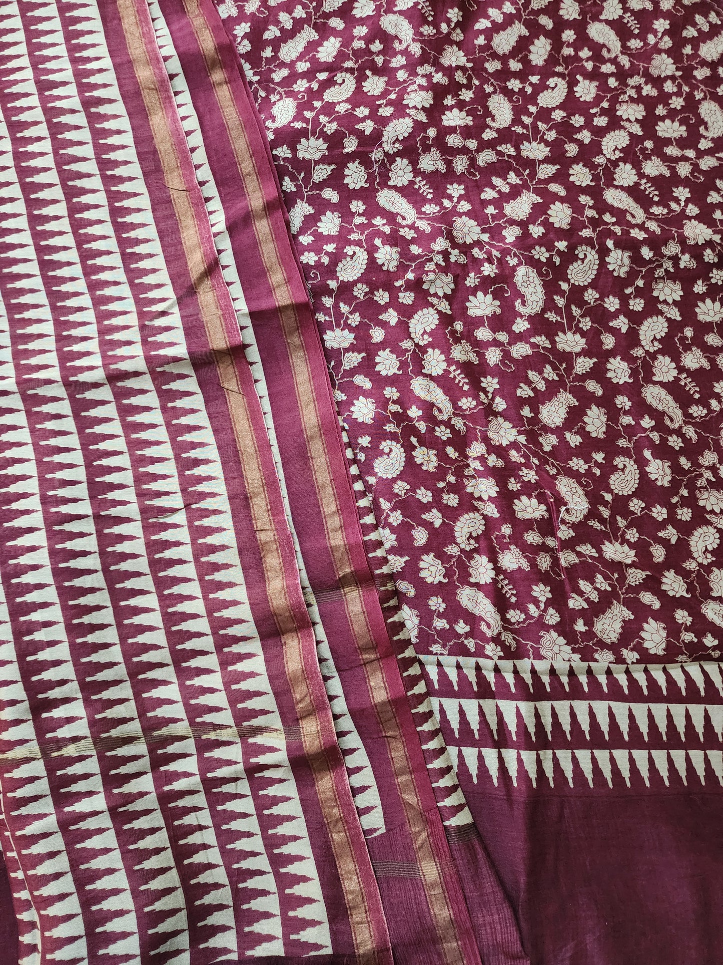 Maroon Maheshwari Paisley Kurta With Geometric Print Dupatta & Shantoon Bottom