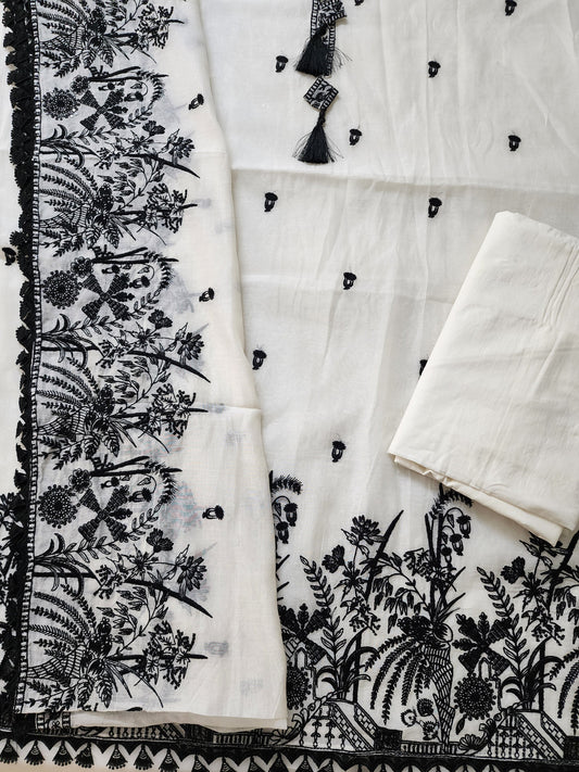 Offwhite & Black Embroidered Mul Cotton Kurta Set With Tassels & Lace Work